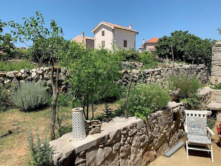Holiday Apartment Nerezine Esterno foto